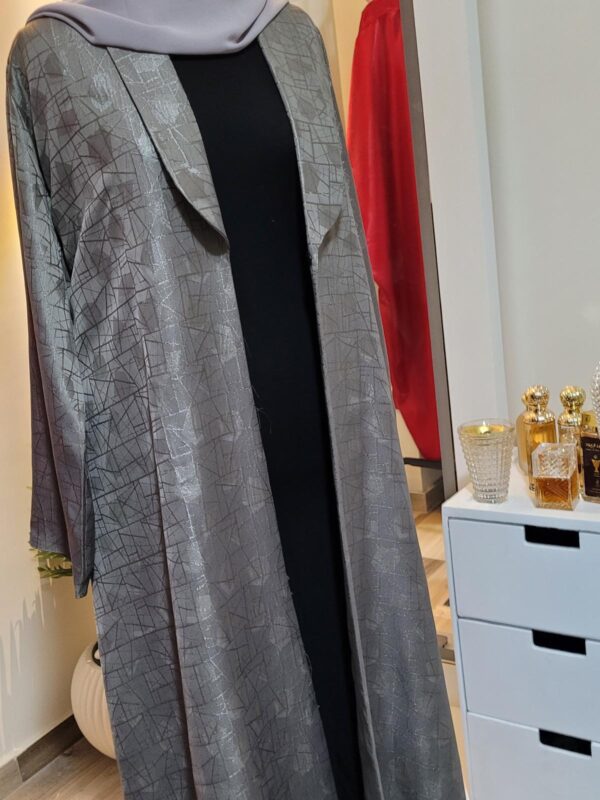 Rania in Silver Grey